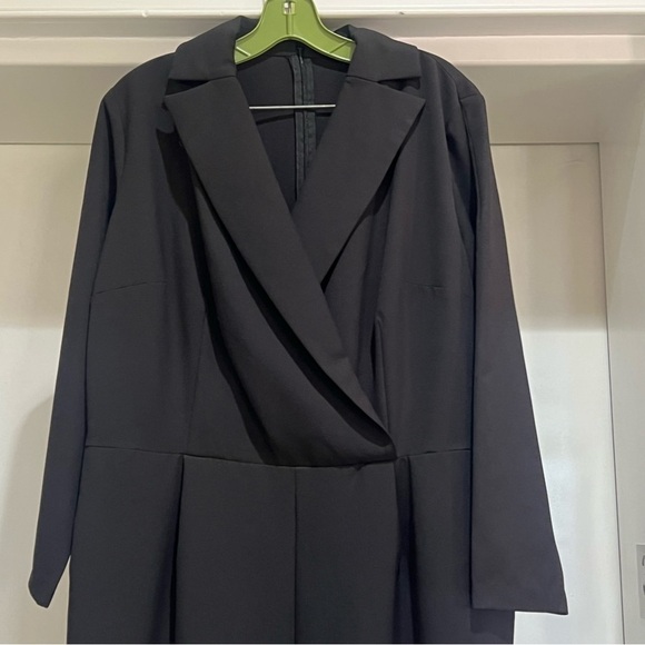 Suit like Black Jumpsuit - Picture 2 of 9